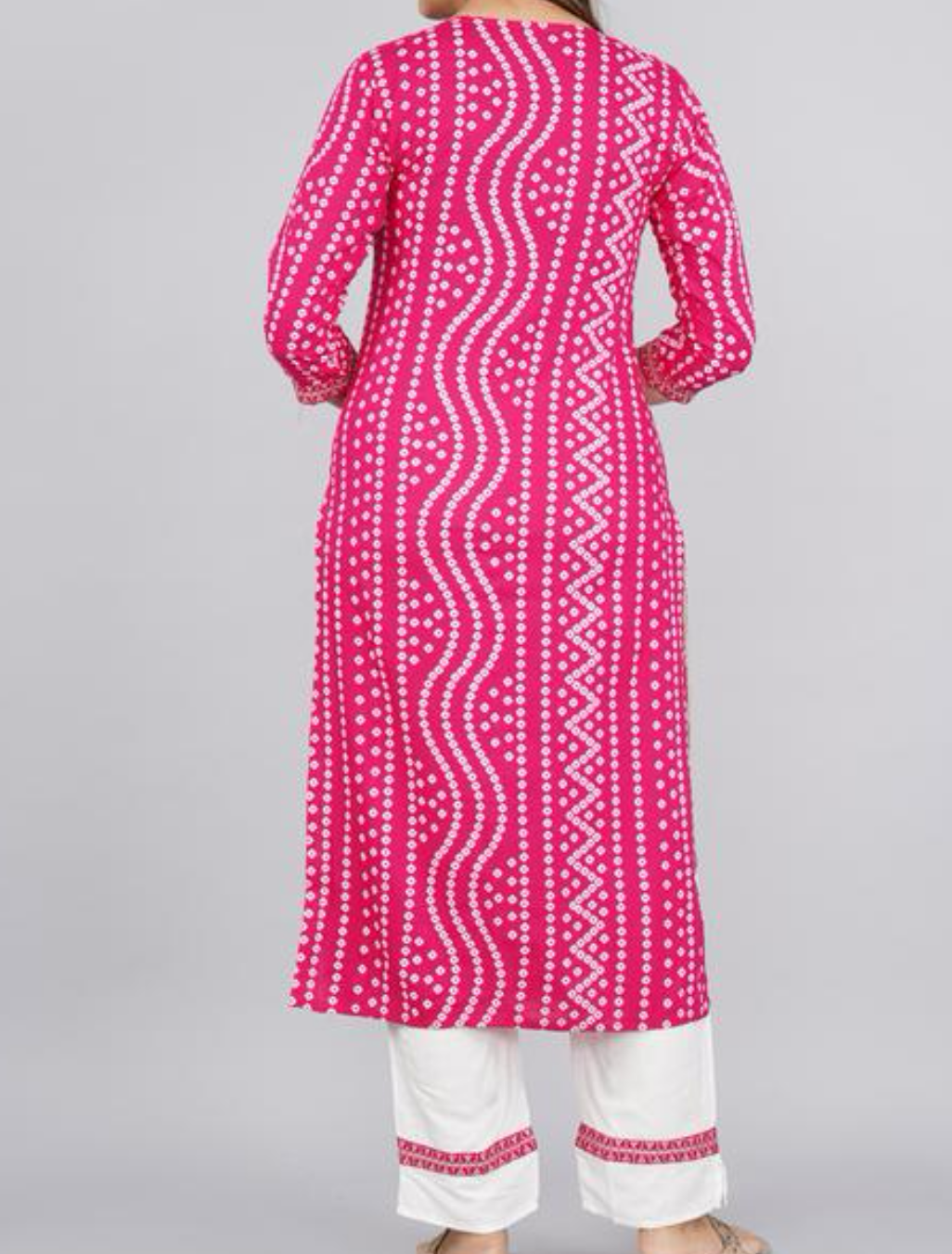 Beautiful embroidered Bandhani kurtaset (Pink)